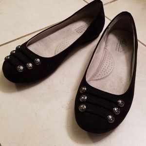 CLIFFS by White Mountain Black Military Flats